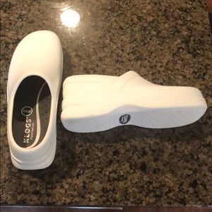 White nursing shoes